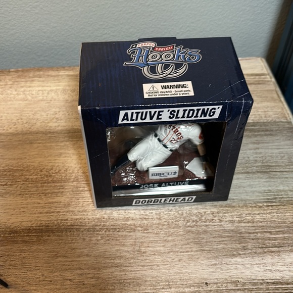 Bobble head of Jose Altuve sliding - Picture 3 of 6
